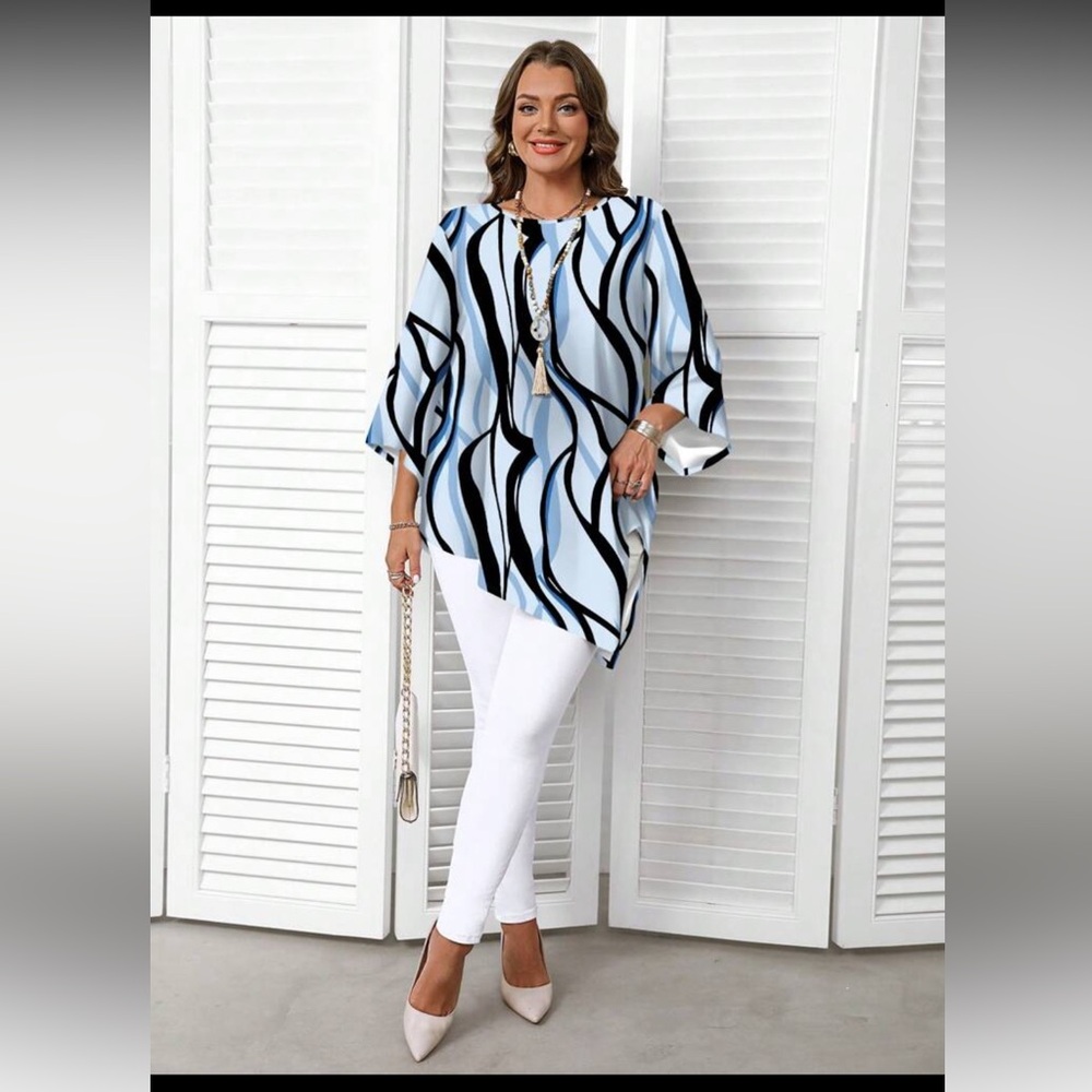 Stylish Blue and Black Women's Top Sz 14 nwt